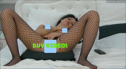 InnesVanilla_Naked_Boobs_Masturbates_Pussy_3.md.jpg