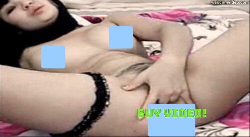 Akilla_Naked_Tits_Masturbates_Pussy_7.md.jpg