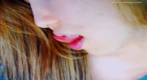 Raynivalentein7_Nude_spreads_her_Vagina_12.md.jpg