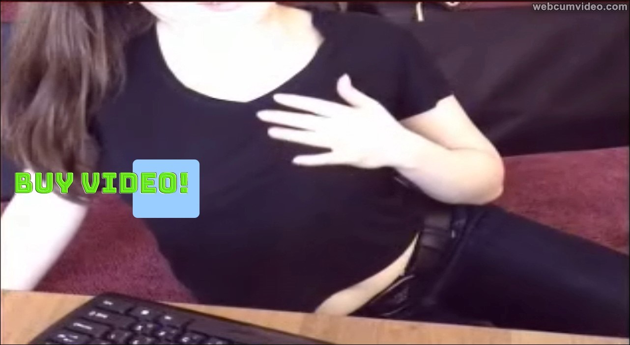 Milalove555_Nude_Tits_shows_Pussy_hole_13.jpg