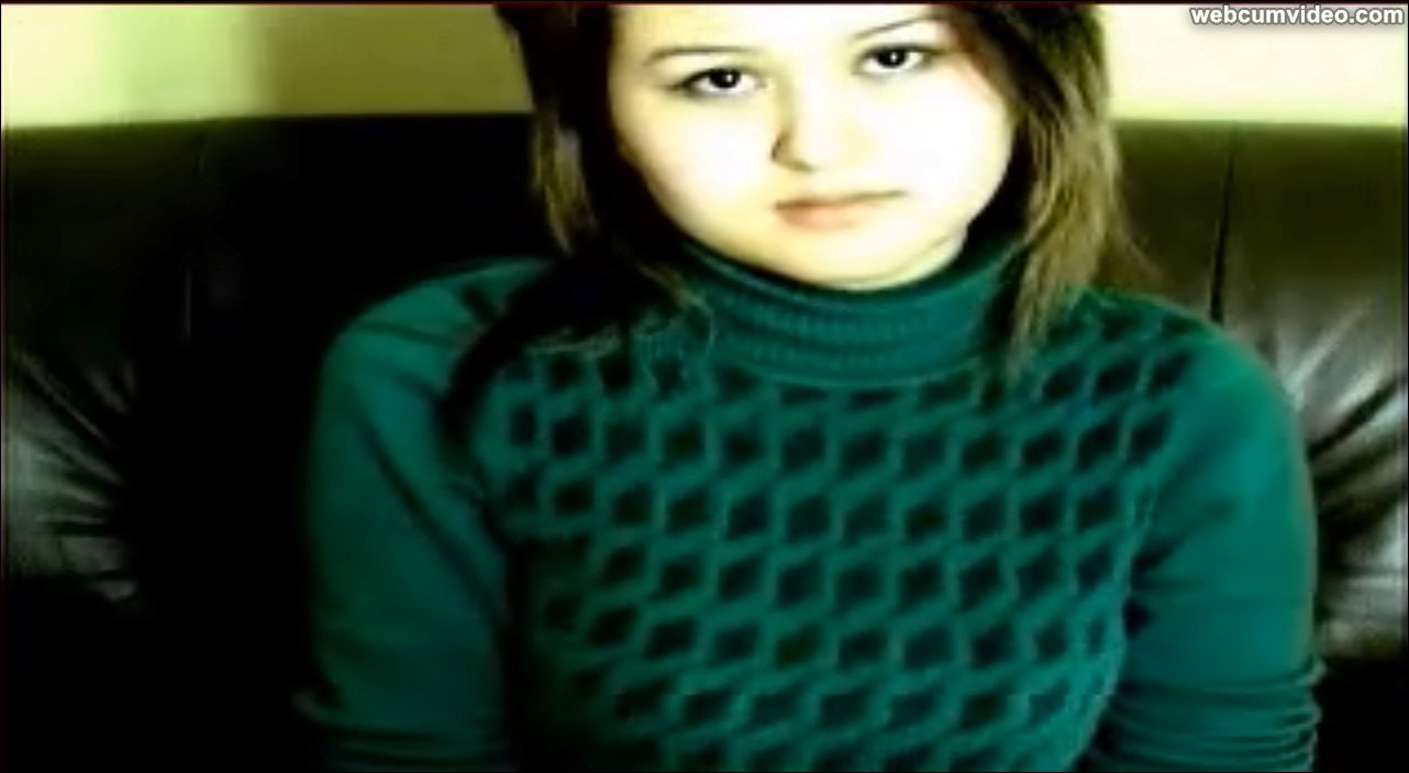 Tomiris_Naked_Tits_shows_her_hairy_Pussy_6.jpg
