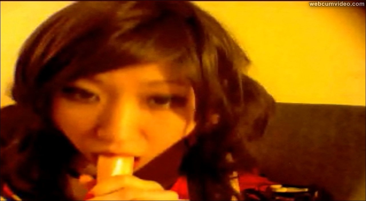 TinyDaphne_Naked_Boobs_toy_playing_17.jpg